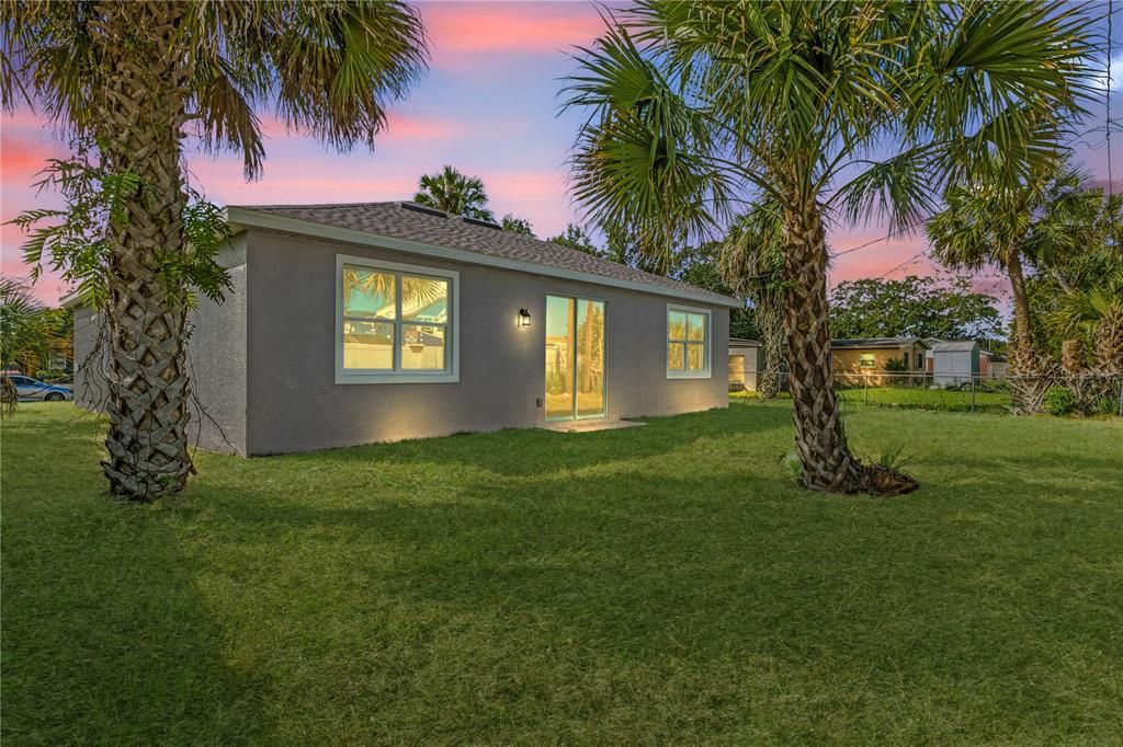 Active With Contract: $315,000 (3 beds, 2 baths, 1301 Square Feet)