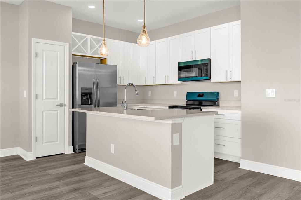 Active With Contract: $315,000 (3 beds, 2 baths, 1301 Square Feet)