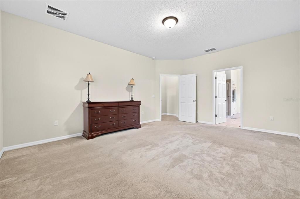 For Sale: $749,000 (8 beds, 4 baths, 5111 Square Feet)