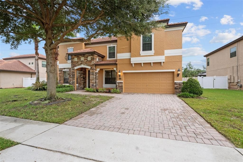 For Sale: $749,000 (8 beds, 4 baths, 5111 Square Feet)