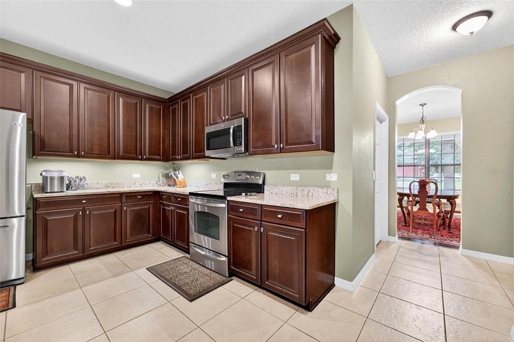 For Sale: $749,000 (8 beds, 4 baths, 5111 Square Feet)