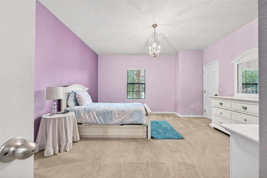 For Sale: $749,000 (8 beds, 4 baths, 5111 Square Feet)