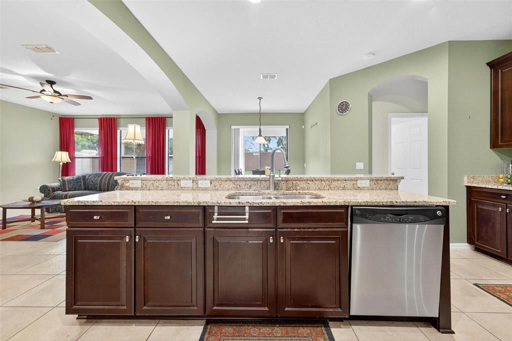 For Sale: $749,000 (8 beds, 4 baths, 5111 Square Feet)