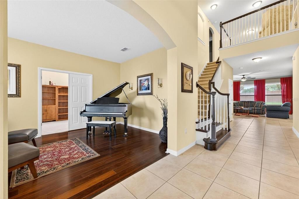 For Sale: $749,000 (8 beds, 4 baths, 5111 Square Feet)