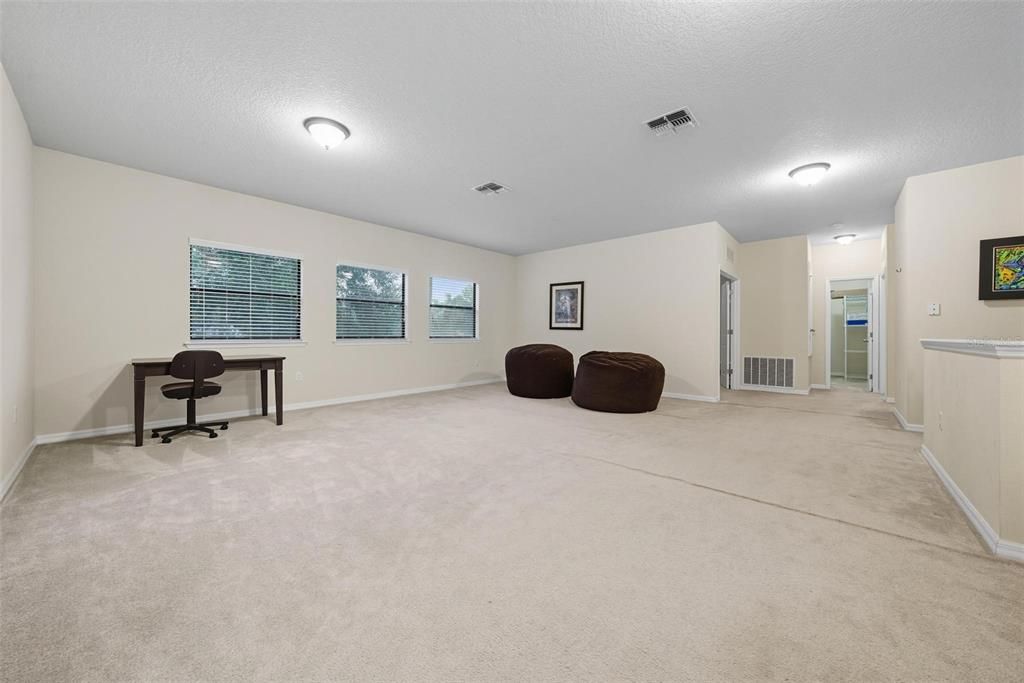 For Sale: $749,000 (8 beds, 4 baths, 5111 Square Feet)