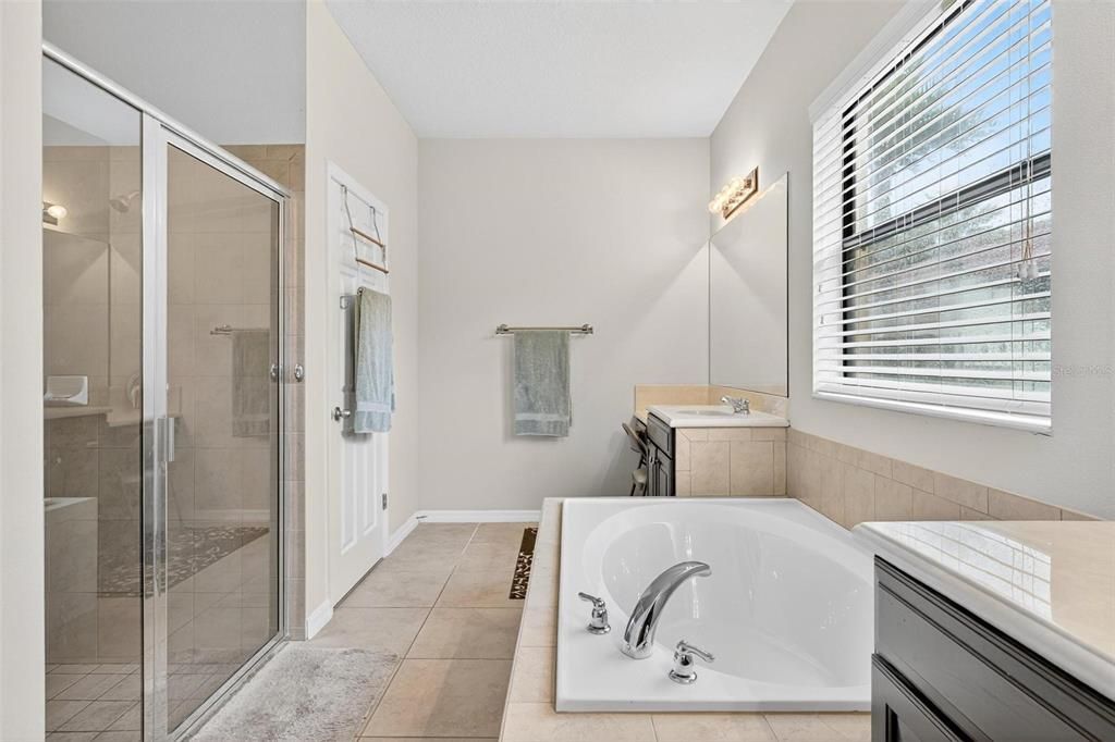 For Sale: $749,000 (8 beds, 4 baths, 5111 Square Feet)