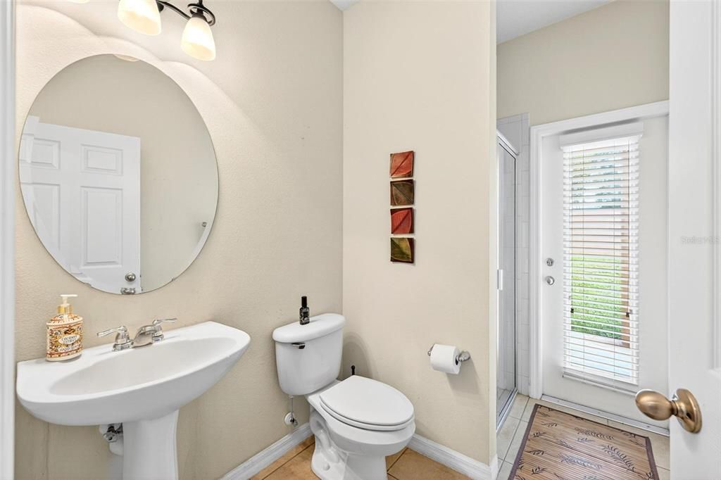 For Sale: $749,000 (8 beds, 4 baths, 5111 Square Feet)