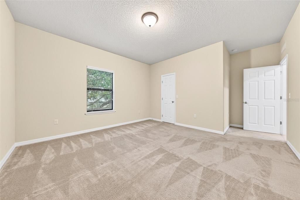 For Sale: $749,000 (8 beds, 4 baths, 5111 Square Feet)