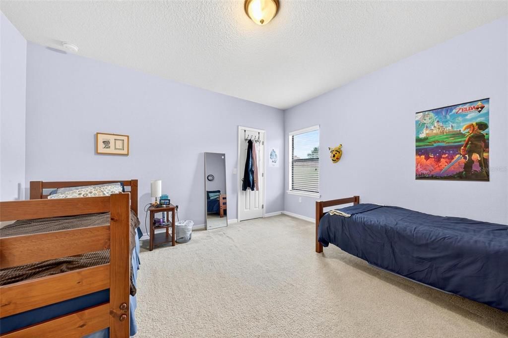 For Sale: $749,000 (8 beds, 4 baths, 5111 Square Feet)