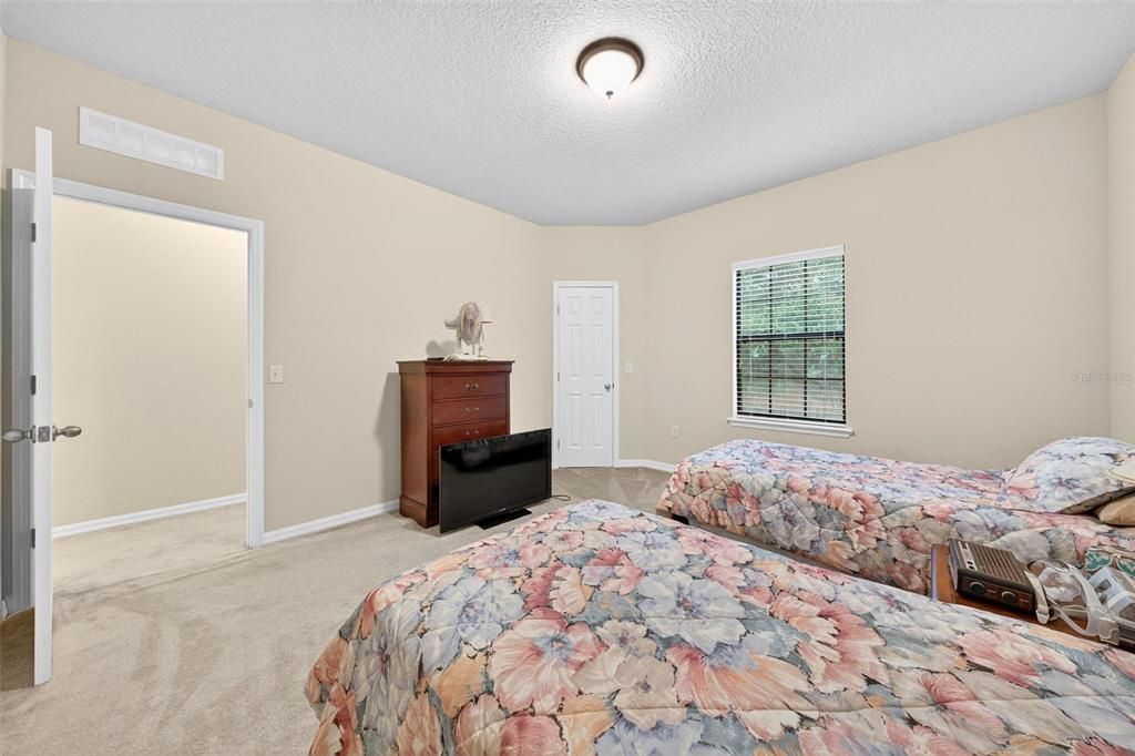 For Sale: $749,000 (8 beds, 4 baths, 5111 Square Feet)