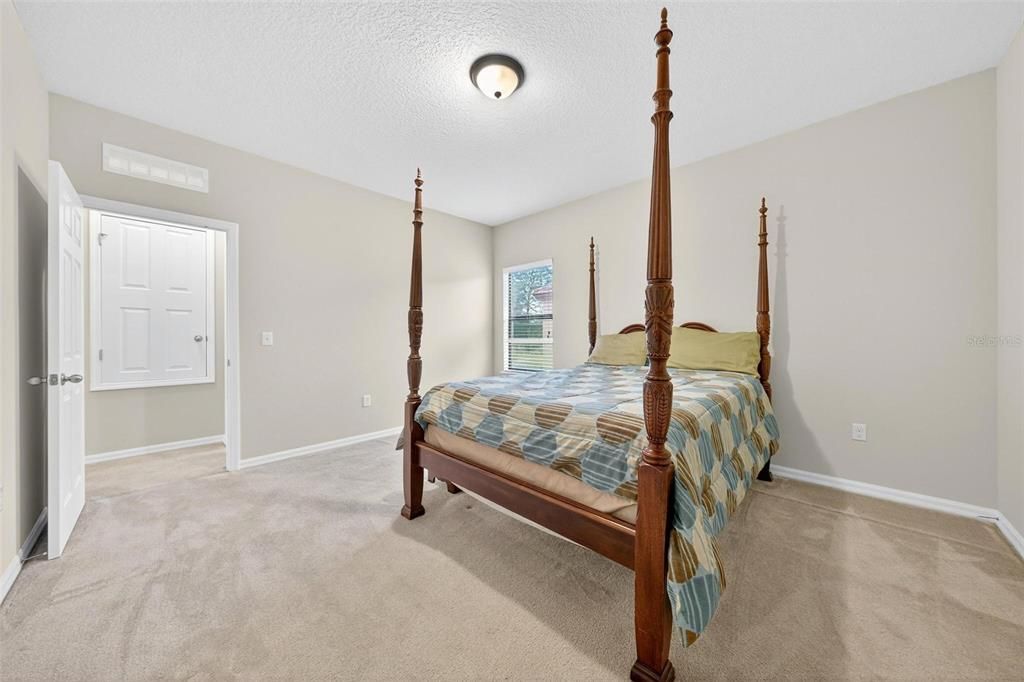 For Sale: $749,000 (8 beds, 4 baths, 5111 Square Feet)