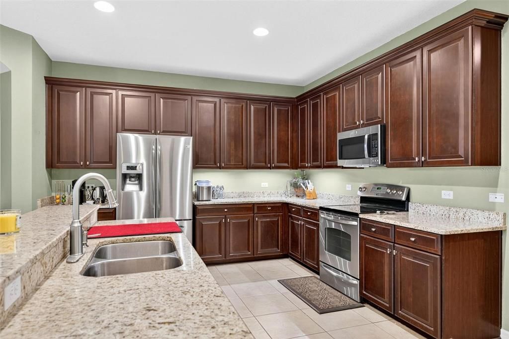 For Sale: $749,000 (8 beds, 4 baths, 5111 Square Feet)