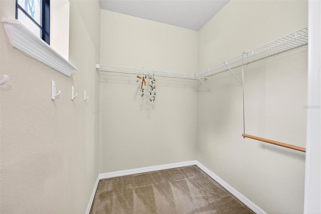 For Sale: $749,000 (8 beds, 4 baths, 5111 Square Feet)