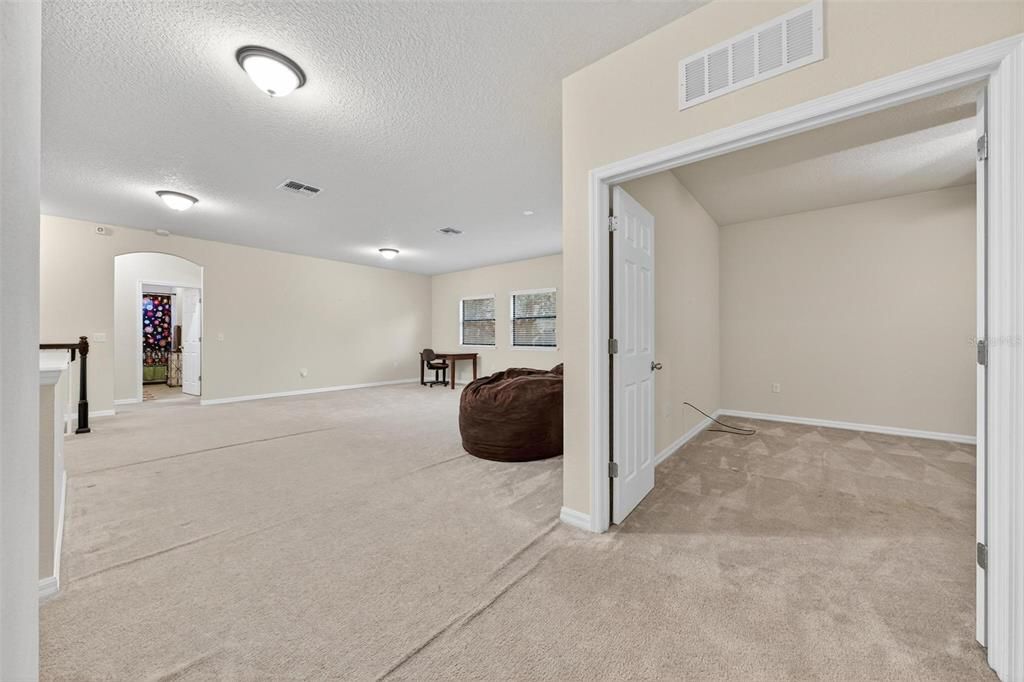 For Sale: $749,000 (8 beds, 4 baths, 5111 Square Feet)