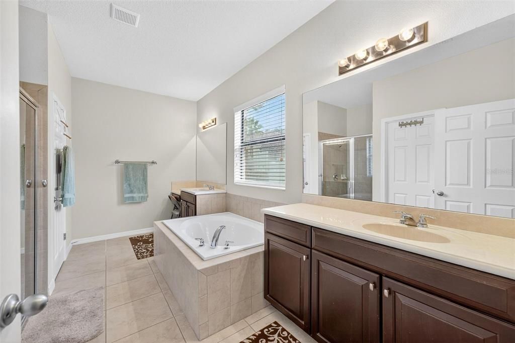 For Sale: $749,000 (8 beds, 4 baths, 5111 Square Feet)