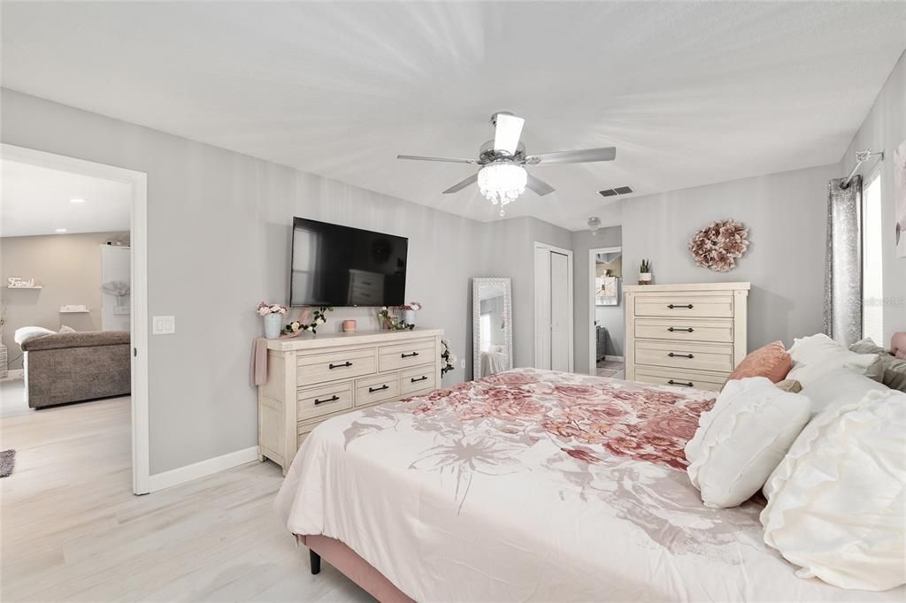 待售: $425,000 (3 贝兹, 2 浴室, 1534 平方英尺)