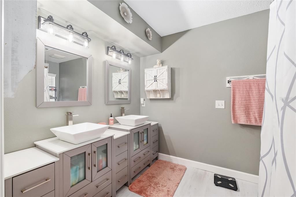 待售: $425,000 (3 贝兹, 2 浴室, 1534 平方英尺)