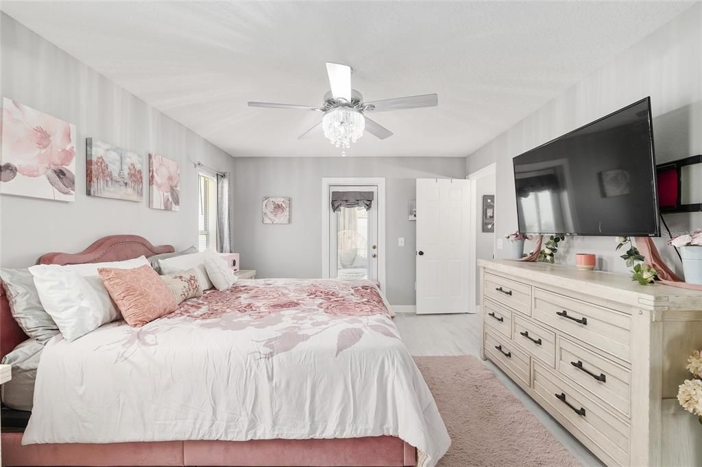 待售: $425,000 (3 贝兹, 2 浴室, 1534 平方英尺)