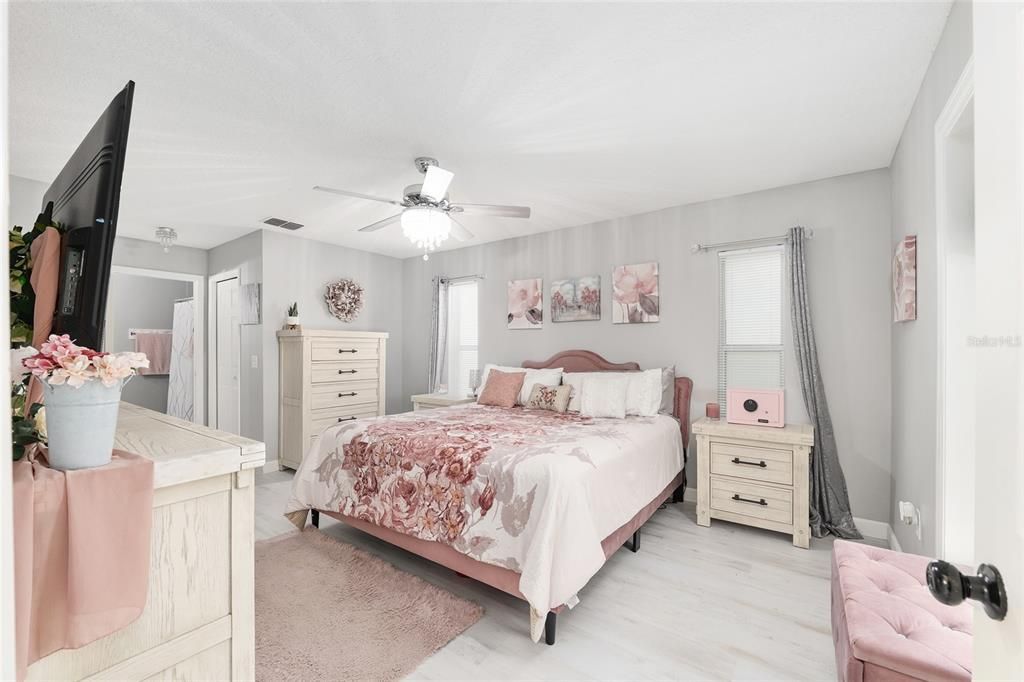 待售: $425,000 (3 贝兹, 2 浴室, 1534 平方英尺)