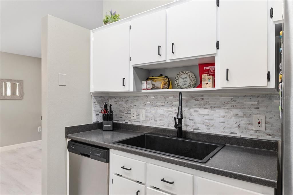 待售: $425,000 (3 贝兹, 2 浴室, 1534 平方英尺)