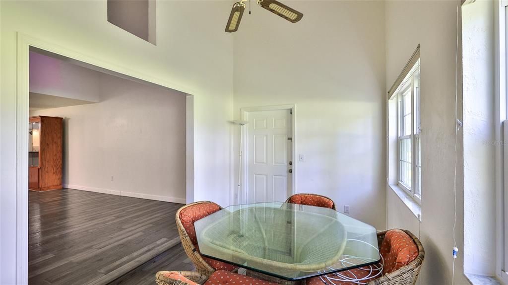 For Sale: $239,000 (3 beds, 2 baths, 1545 Square Feet)