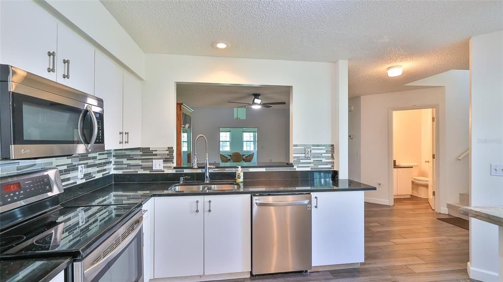 For Sale: $239,000 (3 beds, 2 baths, 1545 Square Feet)