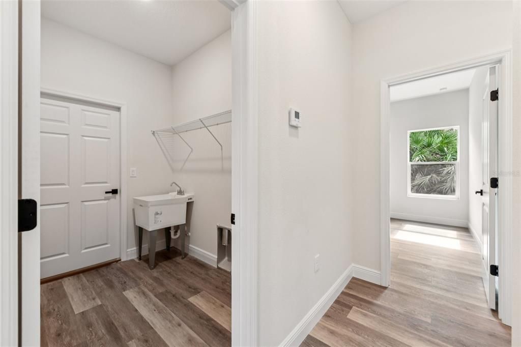 Active With Contract: $334,900 (3 beds, 2 baths, 1540 Square Feet)