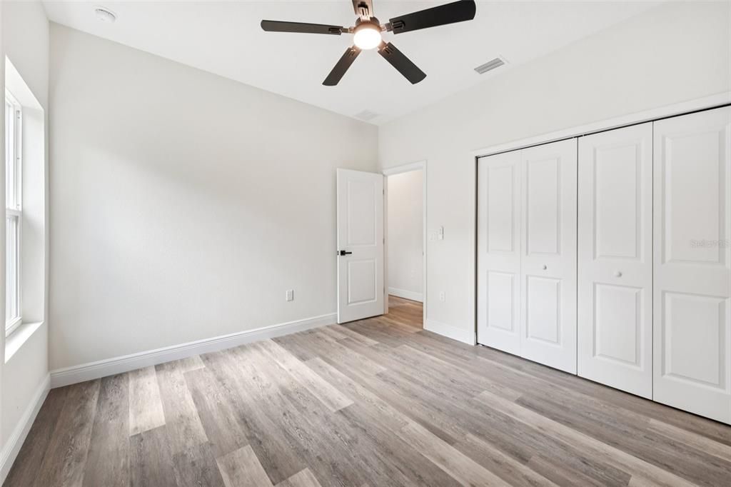 Active With Contract: $334,900 (3 beds, 2 baths, 1540 Square Feet)