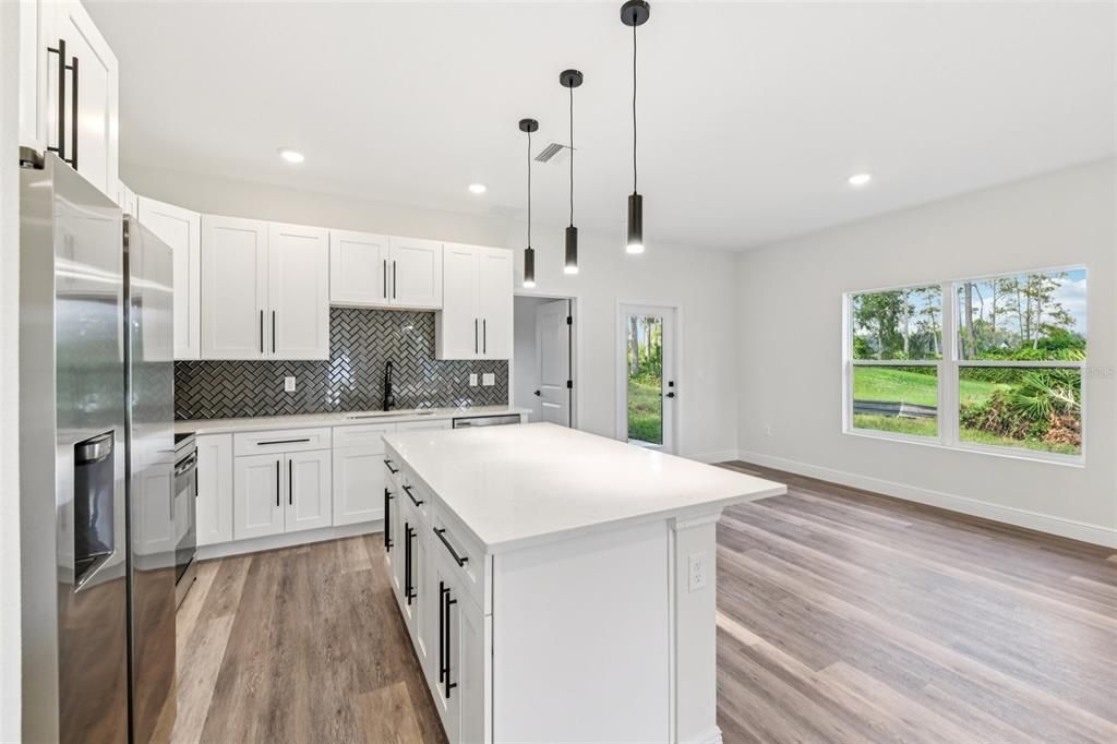 Active With Contract: $334,900 (3 beds, 2 baths, 1540 Square Feet)