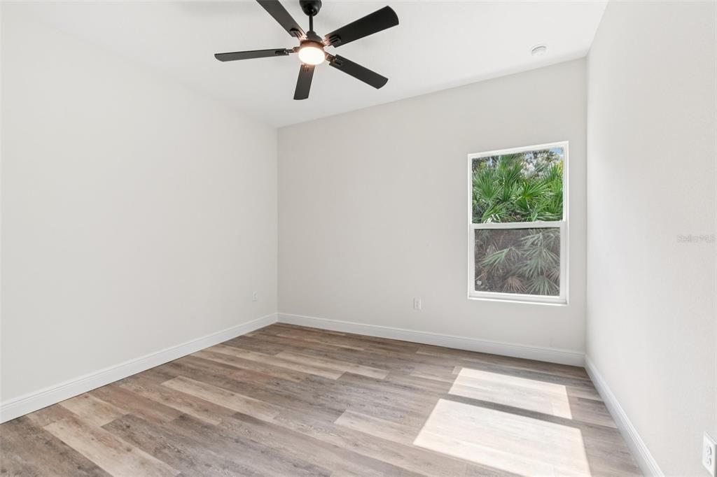 Active With Contract: $334,900 (3 beds, 2 baths, 1540 Square Feet)