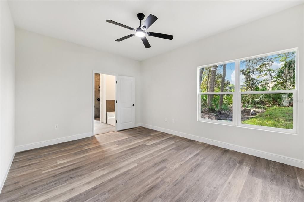 Active With Contract: $334,900 (3 beds, 2 baths, 1540 Square Feet)