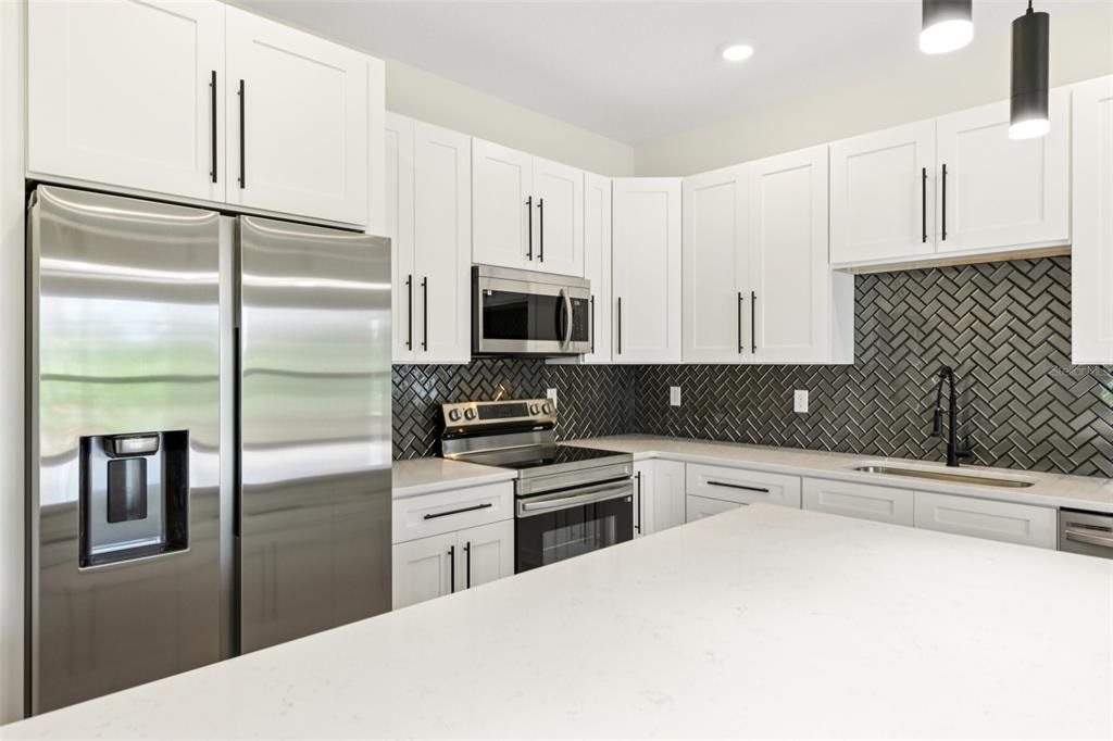 Active With Contract: $334,900 (3 beds, 2 baths, 1540 Square Feet)