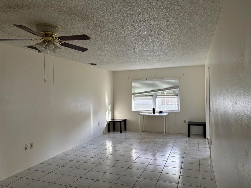 For Rent: $1,425 (2 beds, 1 baths, 1608 Square Feet)