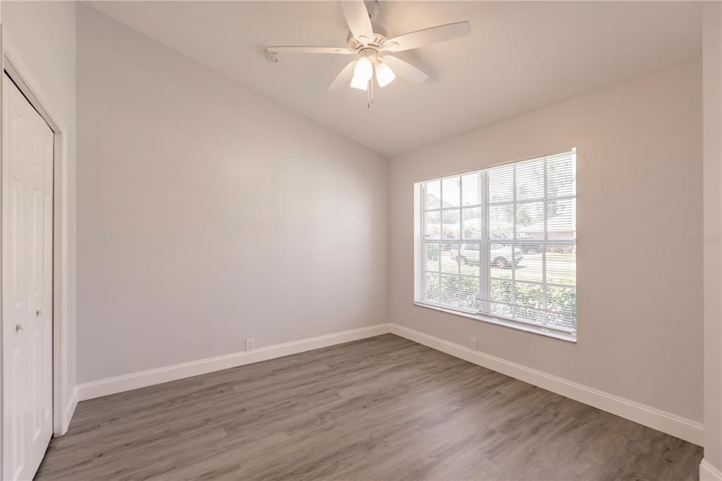 Activo con contrato: $319,900 (4 camas, 3 baños, 1850 Pies cuadrados)