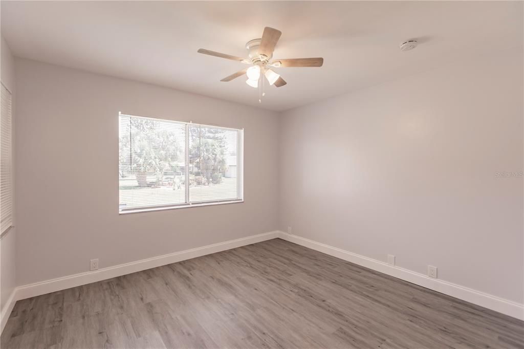 Activo con contrato: $319,900 (4 camas, 3 baños, 1850 Pies cuadrados)