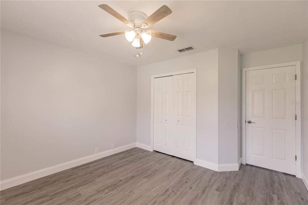 Activo con contrato: $319,900 (4 camas, 3 baños, 1850 Pies cuadrados)