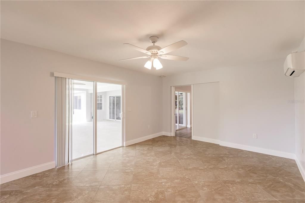 Activo con contrato: $319,900 (4 camas, 3 baños, 1850 Pies cuadrados)