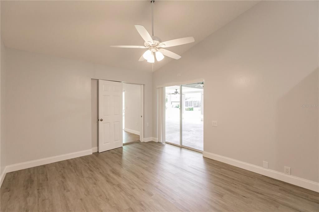 Activo con contrato: $319,900 (4 camas, 3 baños, 1850 Pies cuadrados)