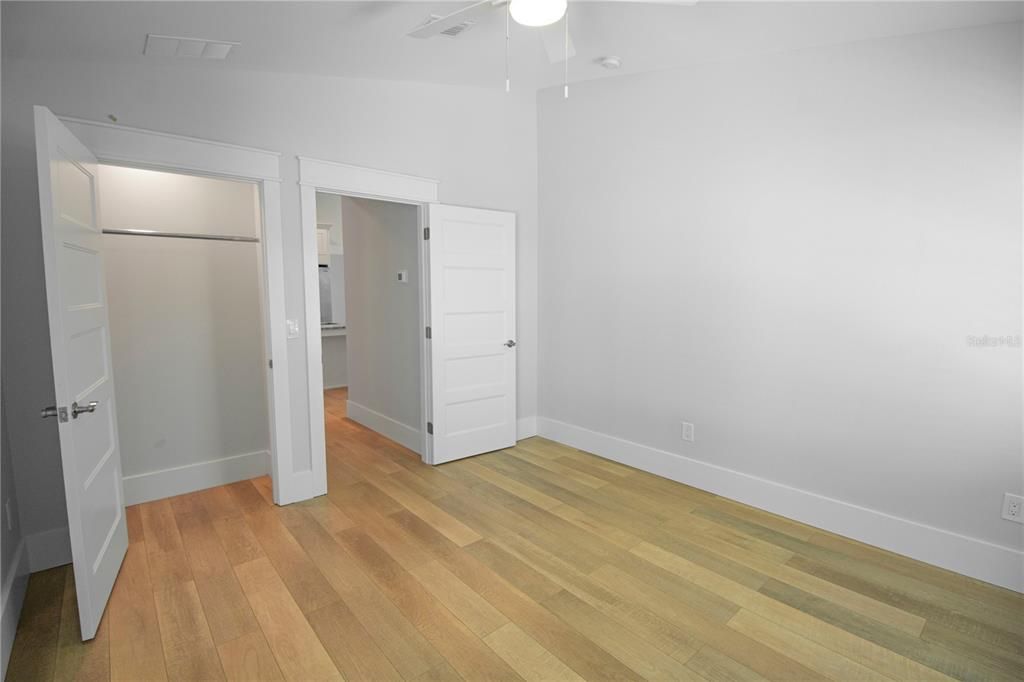 出租: $2,975 (3 贝兹, 2 浴室, 1275 平方英尺)