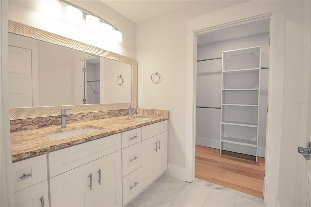 出租: $2,975 (3 贝兹, 2 浴室, 1275 平方英尺)