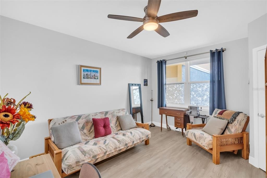 待售: $395,000 (2 贝兹, 2 浴室, 1324 平方英尺)