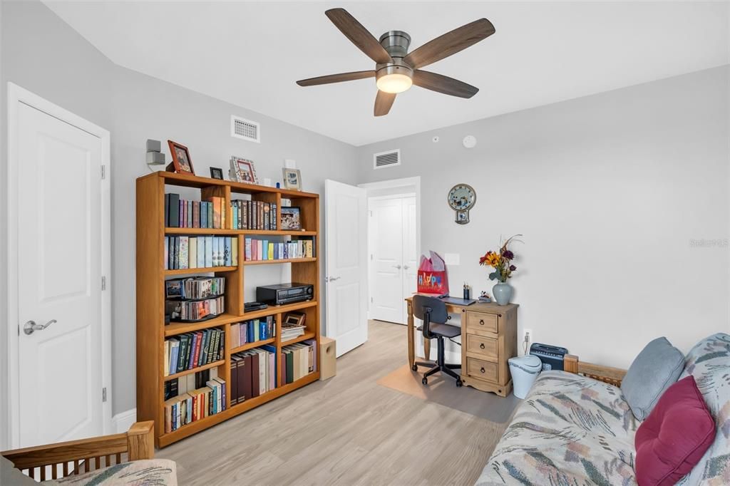 待售: $395,000 (2 贝兹, 2 浴室, 1324 平方英尺)