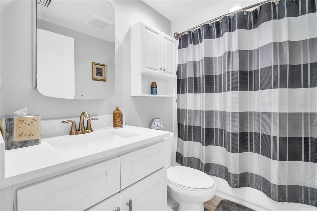 待售: $395,000 (2 贝兹, 2 浴室, 1324 平方英尺)