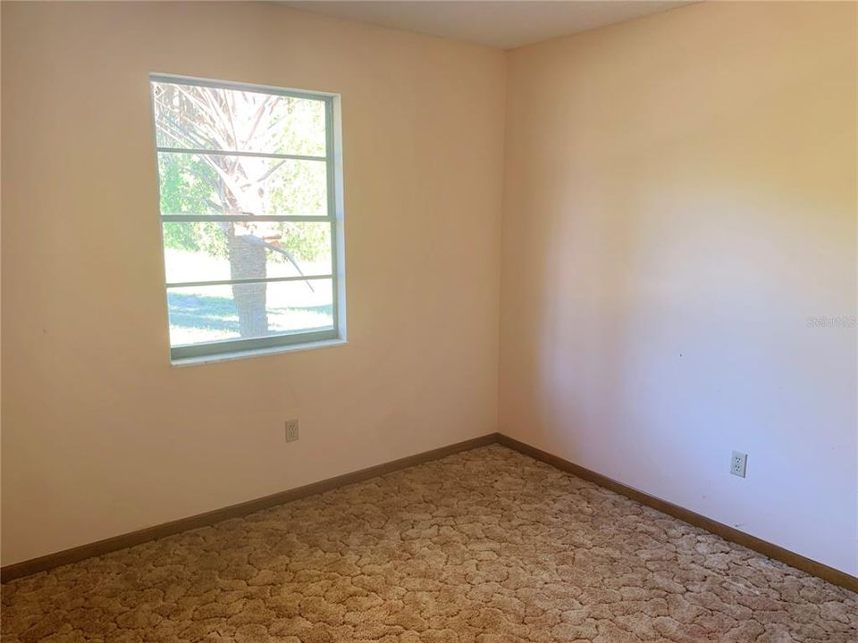 合同活跃: $196,900 (3 贝兹, 2 浴室, 1578 平方英尺)