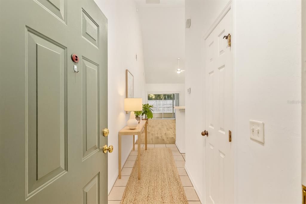 На продажу: $209,999 (2 спален, 2 ванн, 1293 Квадратных фут)