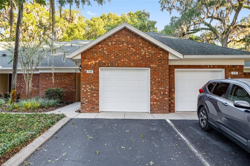 На продажу: $209,999 (2 спален, 2 ванн, 1293 Квадратных фут)