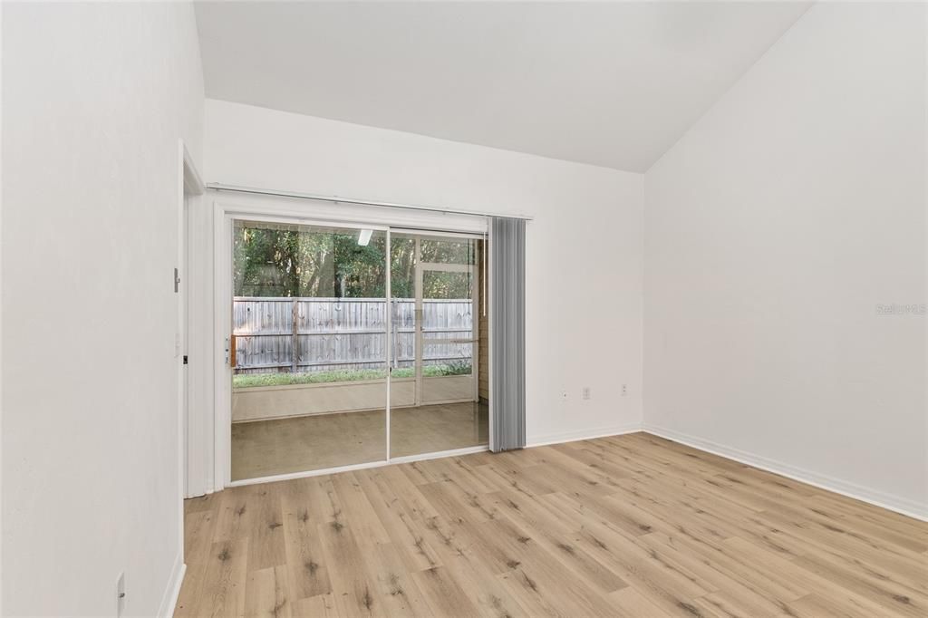 На продажу: $209,999 (2 спален, 2 ванн, 1293 Квадратных фут)