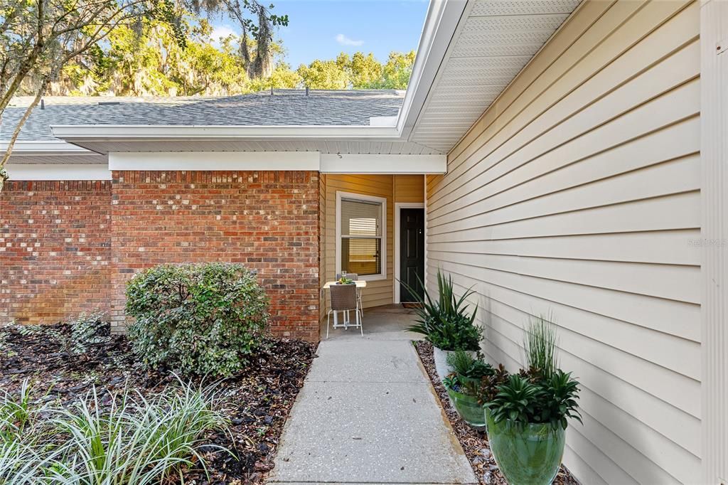 На продажу: $209,999 (2 спален, 2 ванн, 1293 Квадратных фут)