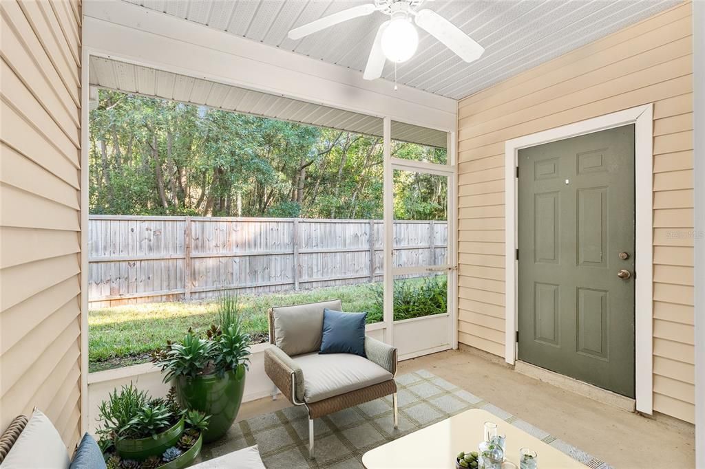 На продажу: $209,999 (2 спален, 2 ванн, 1293 Квадратных фут)