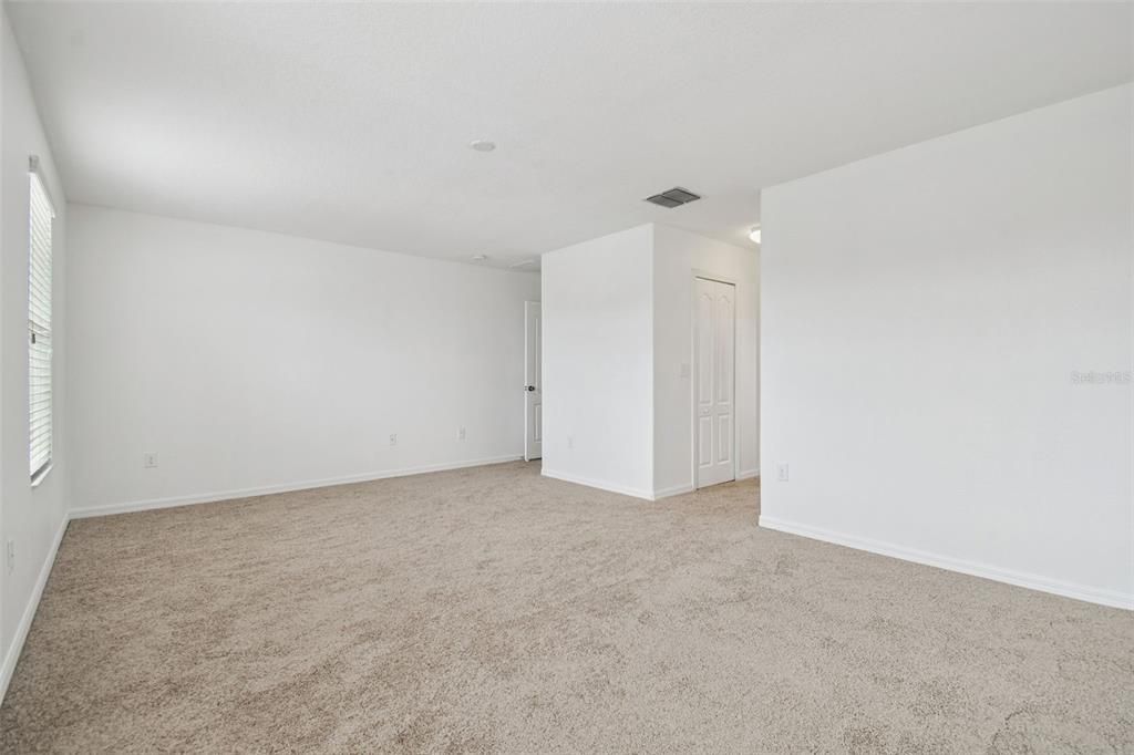 For Rent: $3,400 (6 beds, 3 baths, 3009 Square Feet)